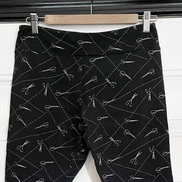 Modcloth Stretching Towards Casual Scissor Print Leggings - Picture 5 of 6